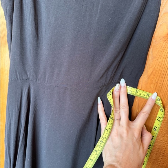 Aritzia Talula Lipinski little black dress - Picture 4 of 8